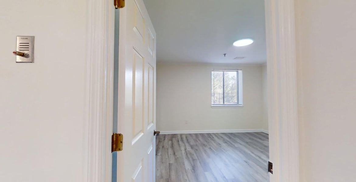 300 Johnson Ferry Rd NE, Sandy Springs, Georgia 30328, ,Condo,For Lease,Johnson Ferry Rd NE,1167