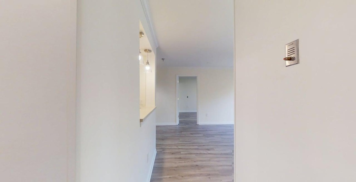 300 Johnson Ferry Rd NE, Sandy Springs, Georgia 30328, ,Condo,For Lease,Johnson Ferry Rd NE,1167