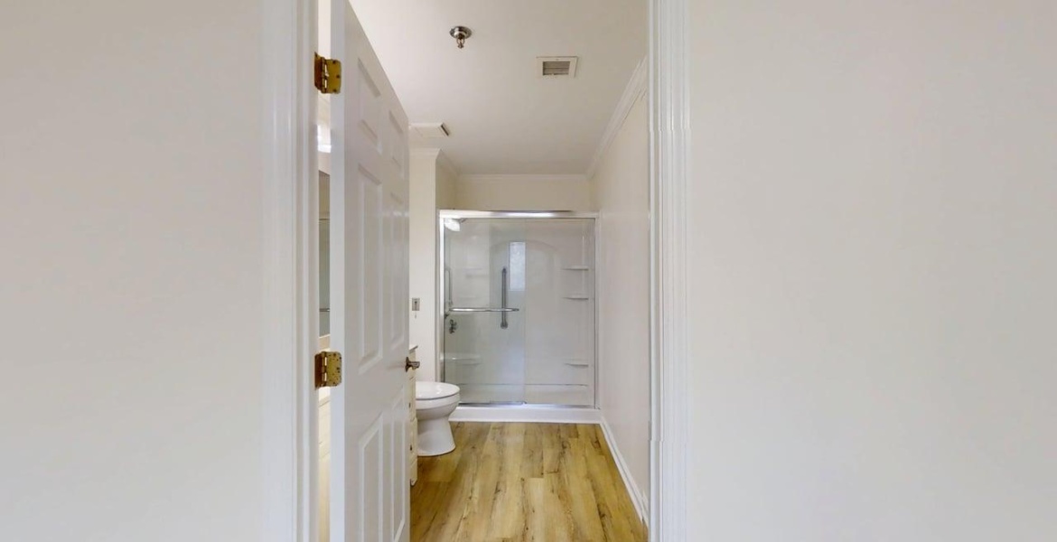 300 Johnson Ferry Rd NE, Sandy Springs, Georgia 30328, ,Condo,For Lease,Johnson Ferry Rd NE,1167