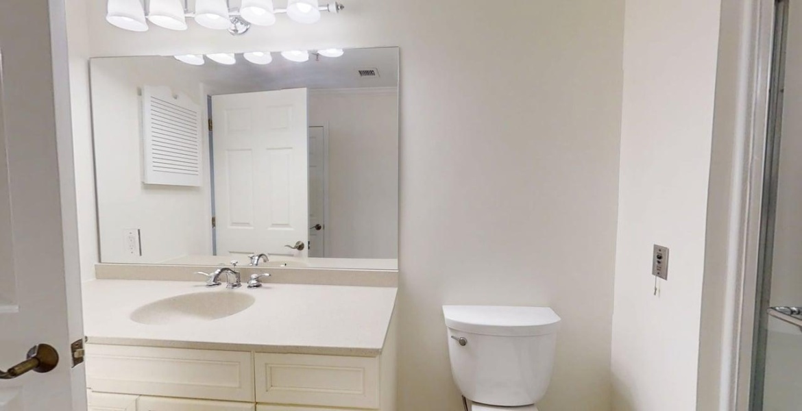 300 Johnson Ferry Rd NE, Sandy Springs, Georgia 30328, ,Condo,For Lease,Johnson Ferry Rd NE,1167