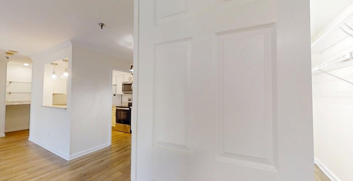 300 Johnson Ferry Rd NE, Sandy Springs, Georgia 30328, ,Condo,For Lease,Johnson Ferry Rd NE,1167