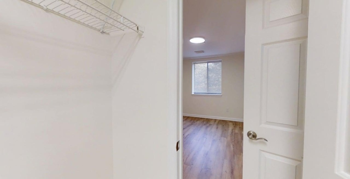 300 Johnson Ferry Rd NE, Sandy Springs, Georgia 30328, ,Condo,For Lease,Johnson Ferry Rd NE,1167