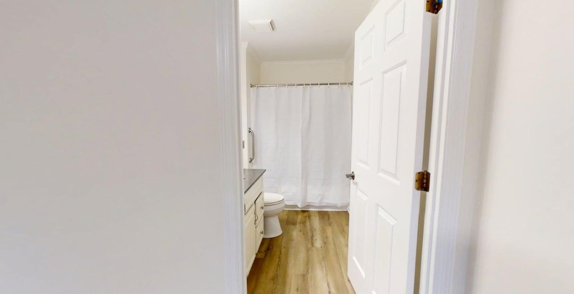 300 Johnson Ferry Rd NE, Sandy Springs, Georgia 30328, ,Condo,For Lease,Johnson Ferry Rd NE,1167