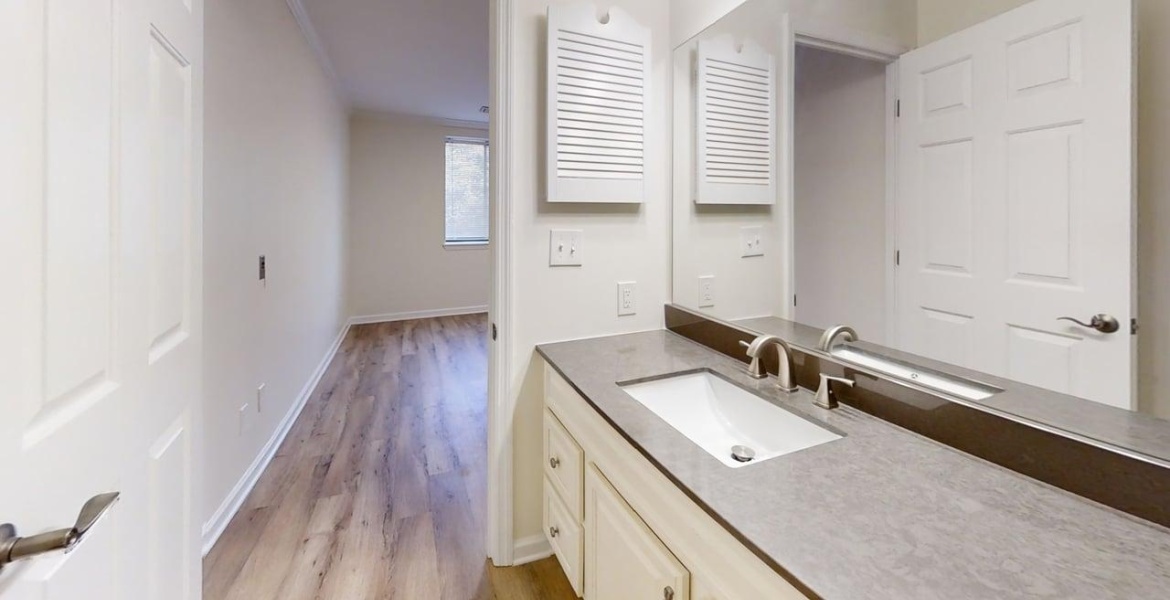 300 Johnson Ferry Rd NE, Sandy Springs, Georgia 30328, ,Condo,For Lease,Johnson Ferry Rd NE,1167