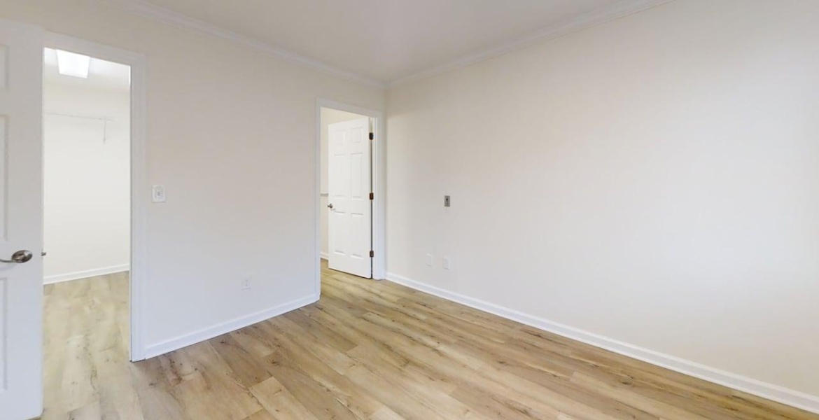 300 Johnson Ferry Rd NE, Sandy Springs, Georgia 30328, ,Condo,For Lease,Johnson Ferry Rd NE,1167