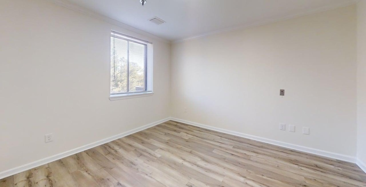 300 Johnson Ferry Rd NE, Sandy Springs, Georgia 30328, ,Condo,For Lease,Johnson Ferry Rd NE,1167