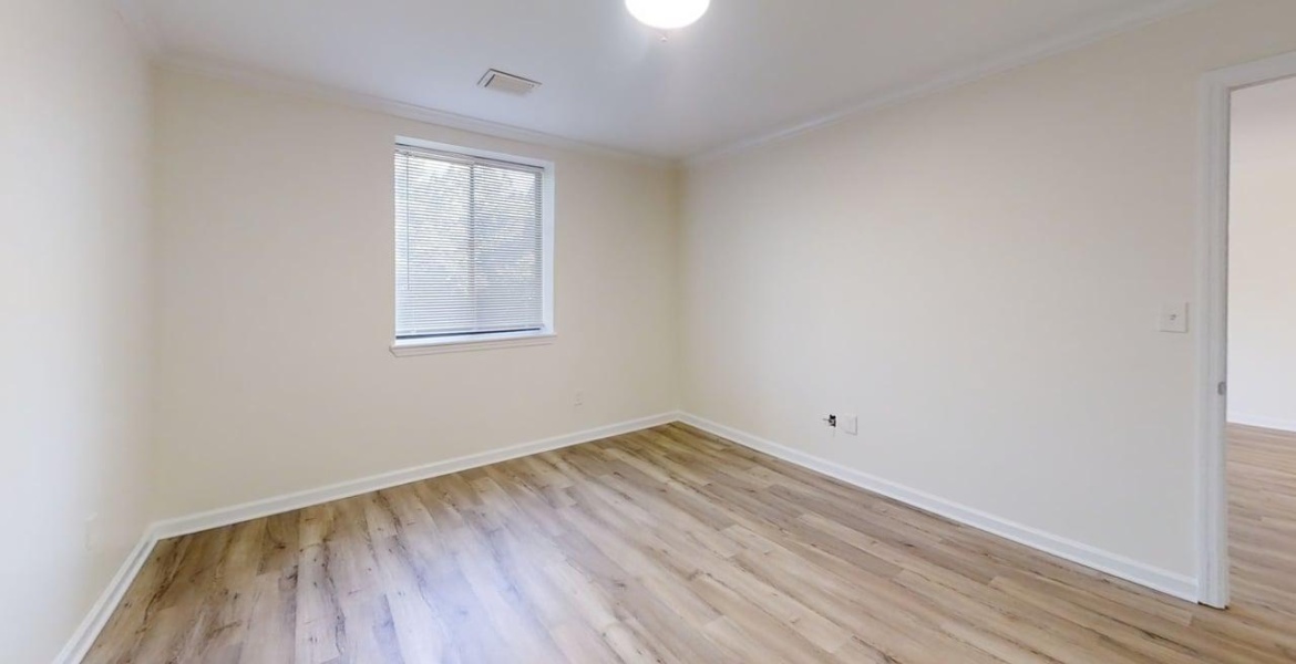 300 Johnson Ferry Rd NE, Sandy Springs, Georgia 30328, ,Condo,For Lease,Johnson Ferry Rd NE,1167