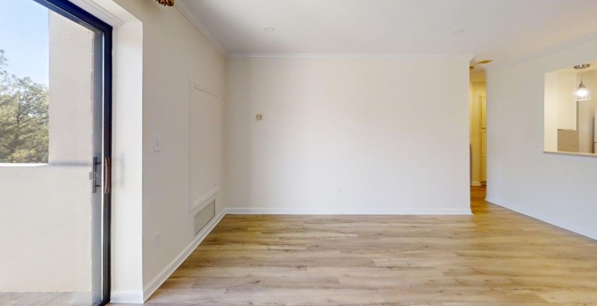 300 Johnson Ferry Rd NE, Sandy Springs, Georgia 30328, ,Condo,For Lease,Johnson Ferry Rd NE,1167