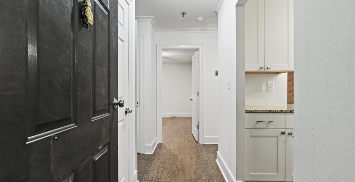 300 Johnson Ferry Rd NE, Sandy Springs, Georgia 30328, ,Condo,For Lease,Johnson Ferry Rd NE,1168