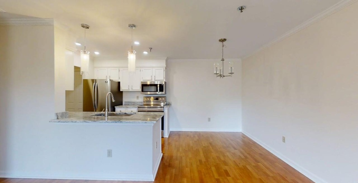 300 Johnson Ferry Rd NE, Sandy Springs, Georgia 30328, ,Condo,For Lease,Johnson Ferry Rd NE,1170