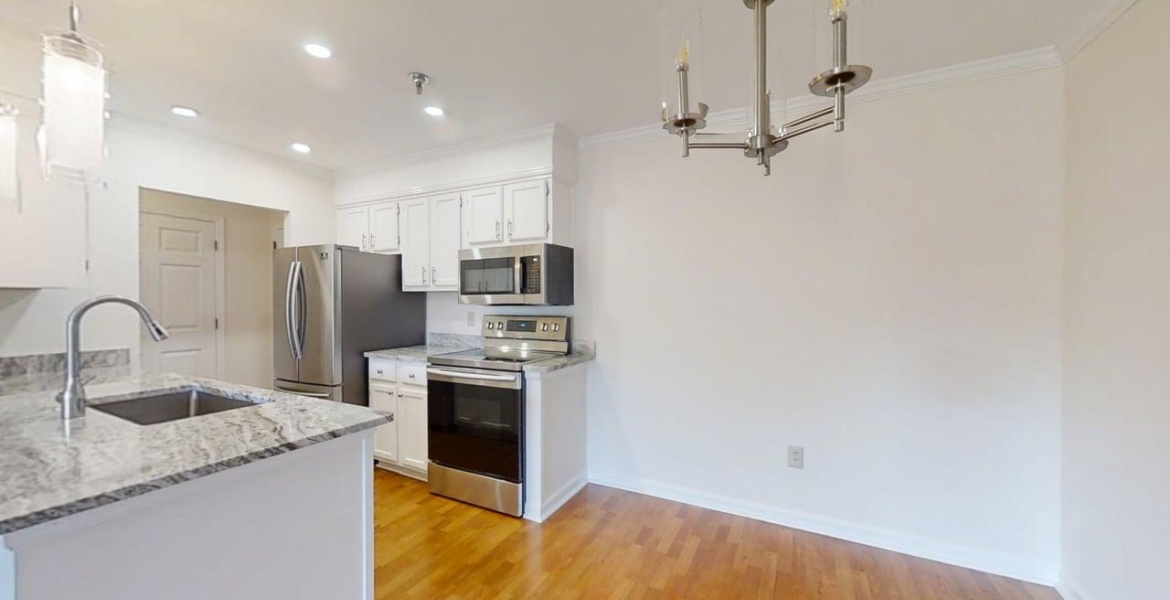 300 Johnson Ferry Rd NE, Sandy Springs, Georgia 30328, ,Condo,For Lease,Johnson Ferry Rd NE,1170