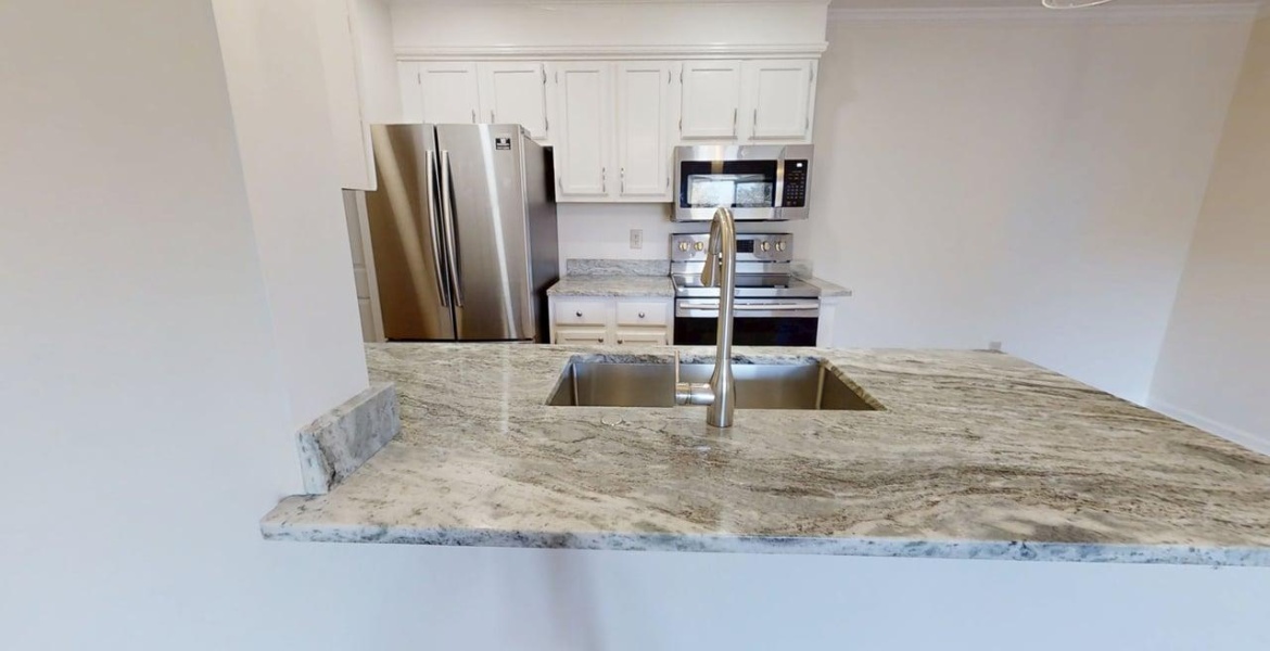 300 Johnson Ferry Rd NE, Sandy Springs, Georgia 30328, ,Condo,For Lease,Johnson Ferry Rd NE,1170