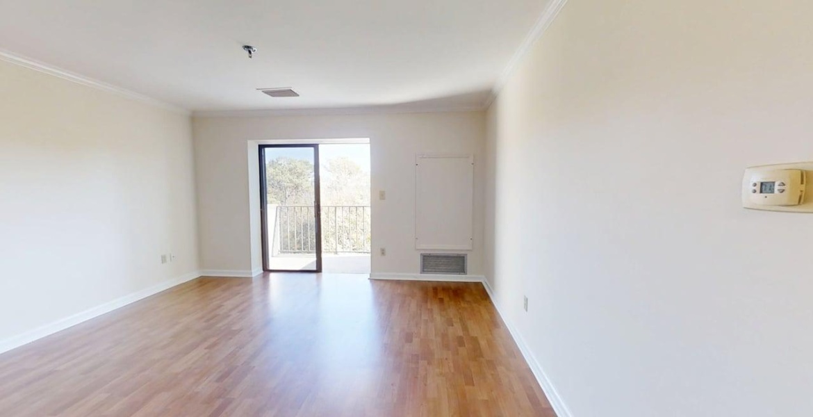 300 Johnson Ferry Rd NE, Sandy Springs, Georgia 30328, ,Condo,For Lease,Johnson Ferry Rd NE,1170