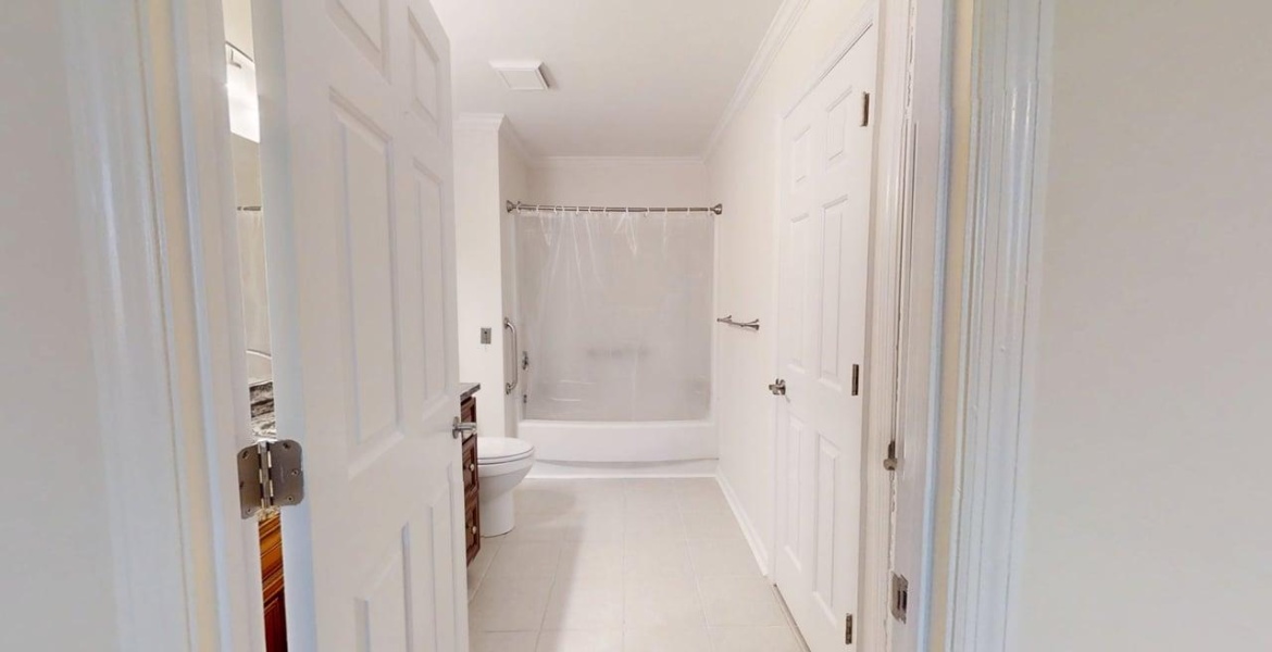 300 Johnson Ferry Rd NE, Sandy Springs, Georgia 30328, ,Condo,For Lease,Johnson Ferry Rd NE,1170