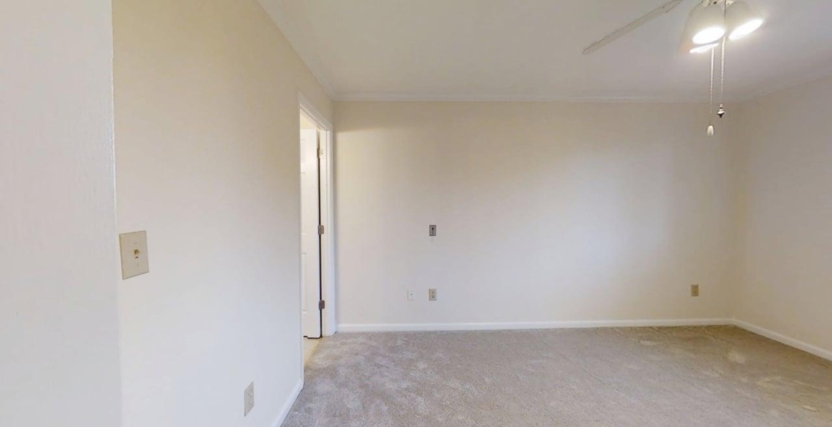 300 Johnson Ferry Rd NE, Sandy Springs, Georgia 30328, ,Condo,For Lease,Johnson Ferry Rd NE,1170