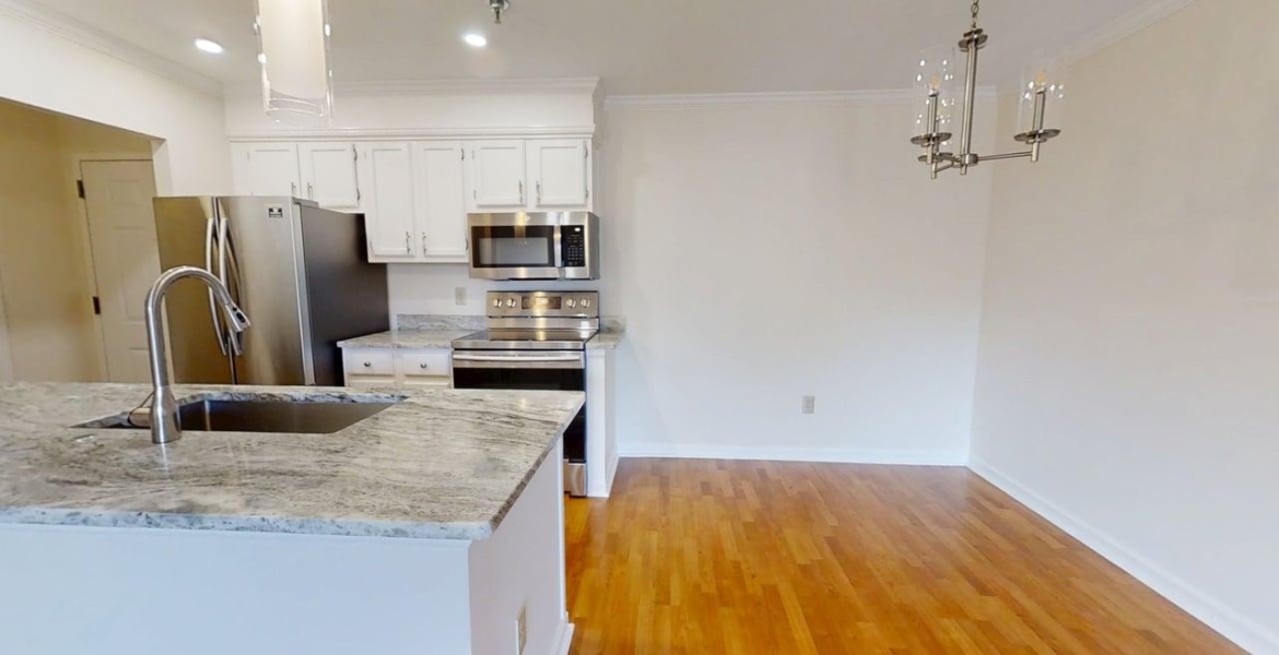 300 Johnson Ferry Rd NE, Sandy Springs, Georgia 30328, ,Condo,For Lease,Johnson Ferry Rd NE,1170