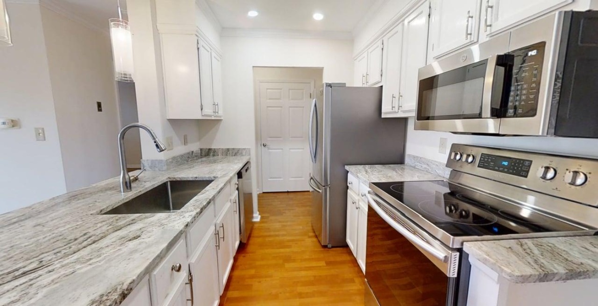 300 Johnson Ferry Rd NE, Sandy Springs, Georgia 30328, ,Condo,For Lease,Johnson Ferry Rd NE,1170