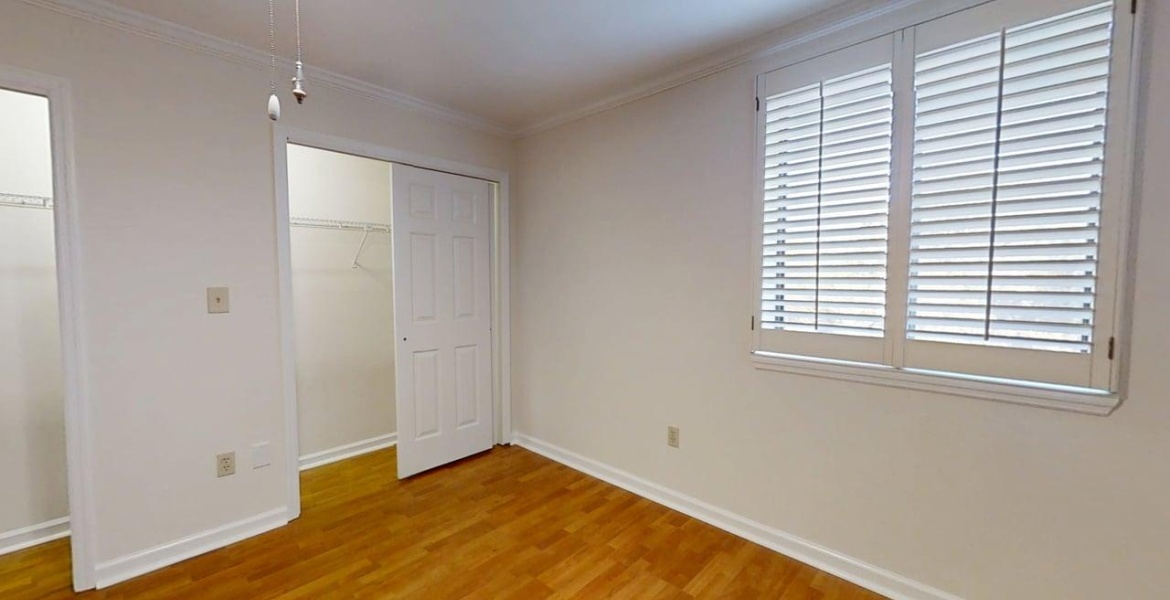 300 Johnson Ferry Rd NE, Sandy Springs, Georgia 30328, ,Condo,For Lease,Johnson Ferry Rd NE,1170