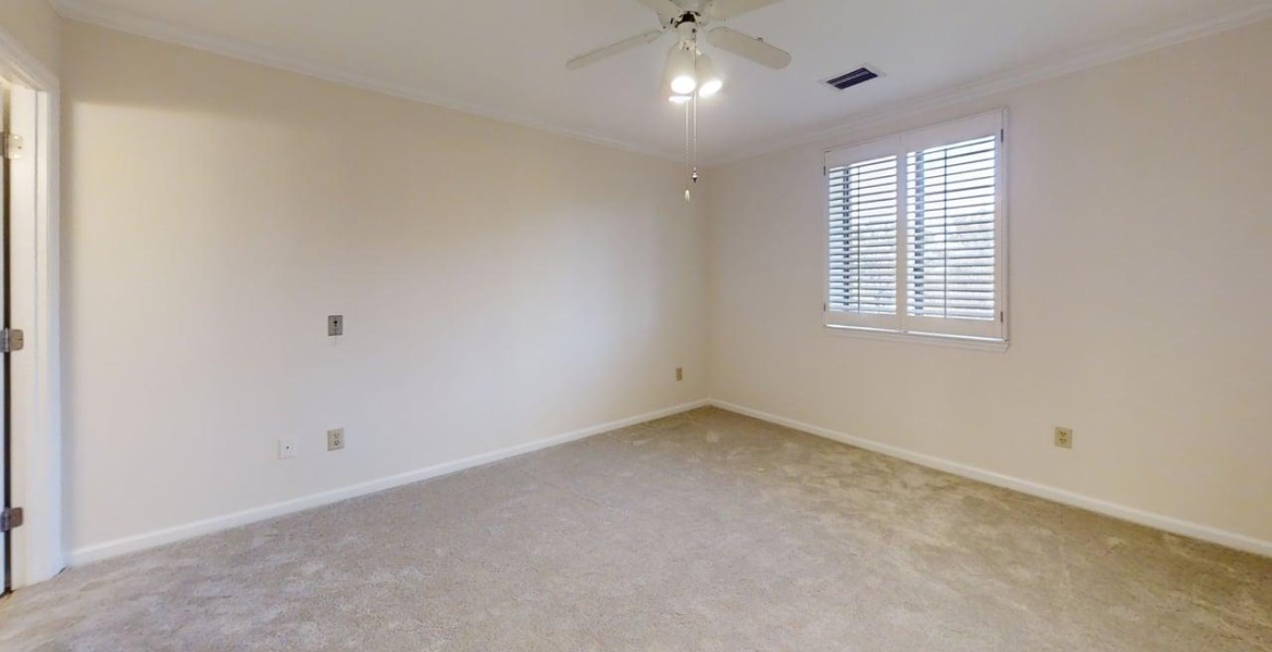 300 Johnson Ferry Rd NE, Sandy Springs, Georgia 30328, ,Condo,For Lease,Johnson Ferry Rd NE,1170