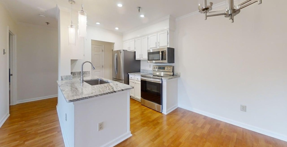 300 Johnson Ferry Rd NE, Sandy Springs, Georgia 30328, ,Condo,For Lease,Johnson Ferry Rd NE,1170