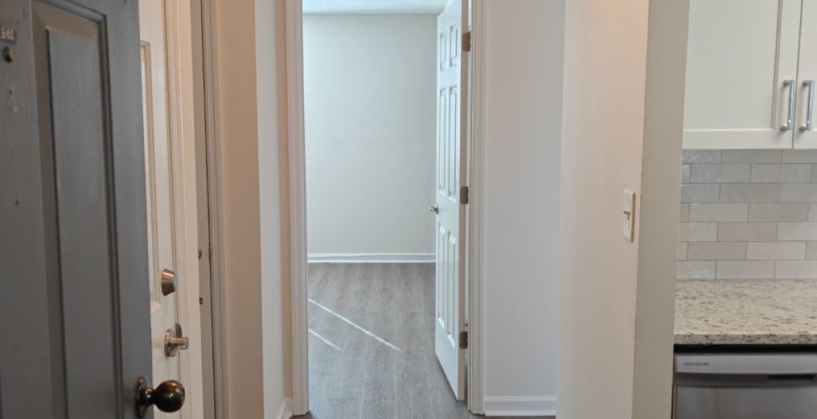 300 Johnson Ferry Rd NE, Sandy Springs, Georgia 30328, ,Condo,For Lease,Johnson Ferry Rd NE,1172