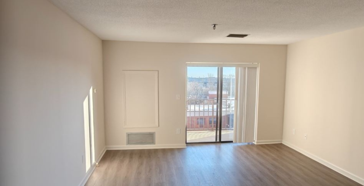 300 Johnson Ferry Rd NE, Sandy Springs, Georgia 30328, ,Condo,For Lease,Johnson Ferry Rd NE,1172