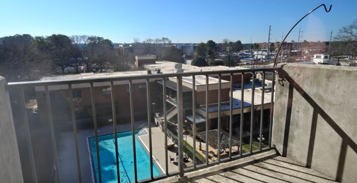 300 Johnson Ferry Rd NE, Sandy Springs, Georgia 30328, ,Condo,For Lease,Johnson Ferry Rd NE,1172