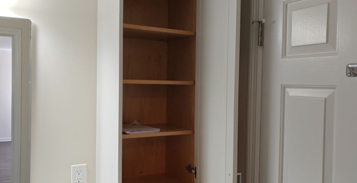 300 Johnson Ferry Rd NE, Sandy Springs, Georgia 30328, ,Condo,For Lease,Johnson Ferry Rd NE,1172