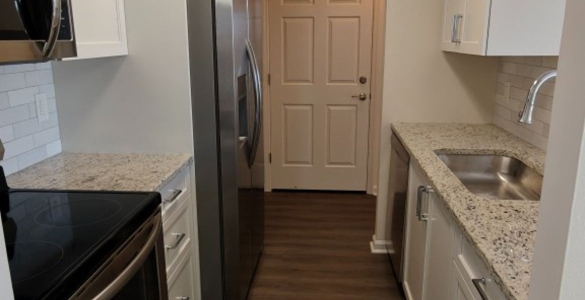 300 Johnson Ferry Rd NE, Sandy Springs, Georgia 30328, ,Condo,For Lease,Johnson Ferry Rd NE,1172