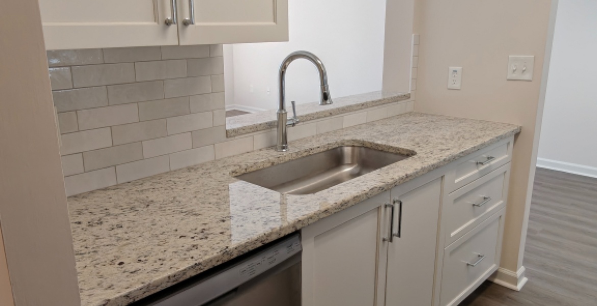 300 Johnson Ferry Rd NE, Sandy Springs, Georgia 30328, ,Condo,For Lease,Johnson Ferry Rd NE,1172