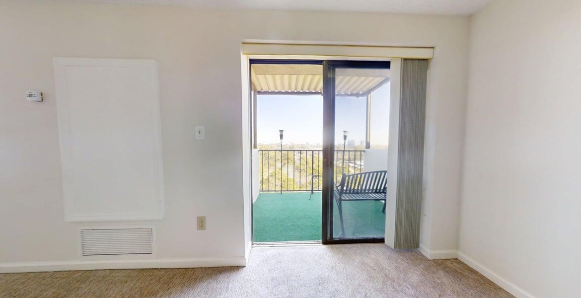 300 Johnson Ferry Rd NE, Sandy Springs, Georgia 30328, ,Condo,For Sale,Johnson Ferry Rd NE,1174