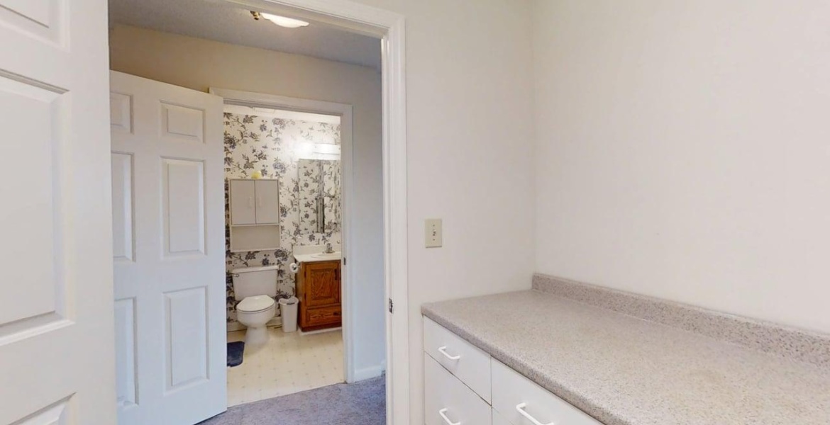 300 Johnson Ferry Rd NE, Sandy Springs, Georgia 30328, ,Condo,For Sale,Johnson Ferry Rd NE,1174