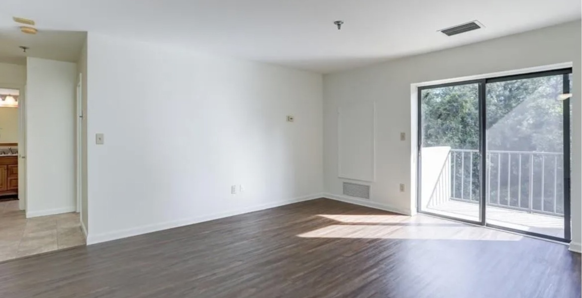 300 Johnson Ferry Rd NE, Sandy Springs, Georgia 30328, ,Condo,For Lease,Johnson Ferry Rd NE,1176