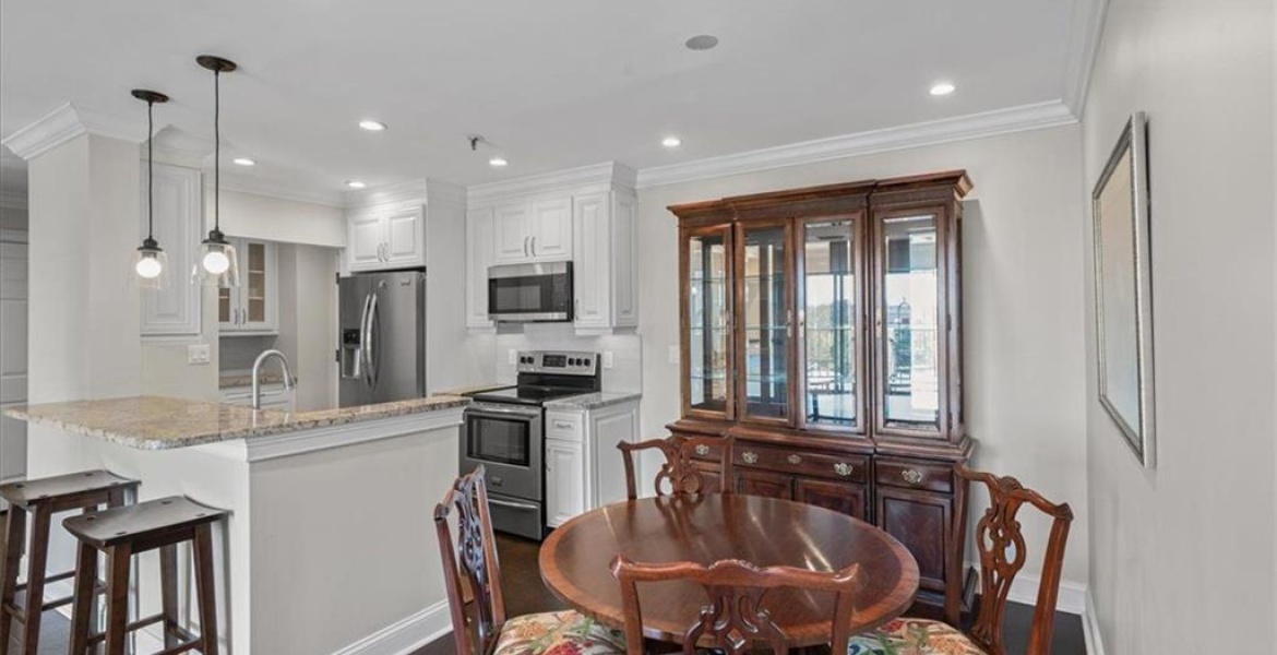 300 Johnson Ferry Rd NE, Sandy Springs, Georgia 30328, ,Condo,For Sale,Johnson Ferry Rd NE,1179