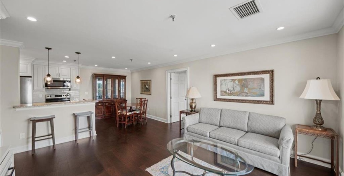 300 Johnson Ferry Rd NE, Sandy Springs, Georgia 30328, ,Condo,For Sale,Johnson Ferry Rd NE,1179