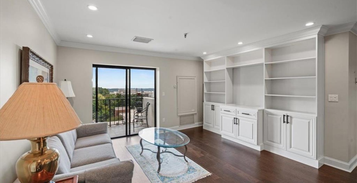 300 Johnson Ferry Rd NE, Sandy Springs, Georgia 30328, ,Condo,For Sale,Johnson Ferry Rd NE,1179