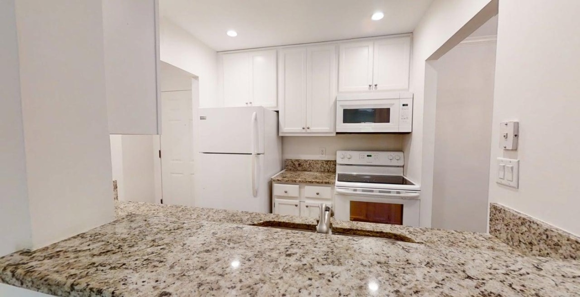 300 Johnson Ferry Rd. NE, Sandy Springs, Georgia 30328, ,Condo,For Sale,Mount Vernon Towers,Johnson Ferry Rd. NE,9,1184