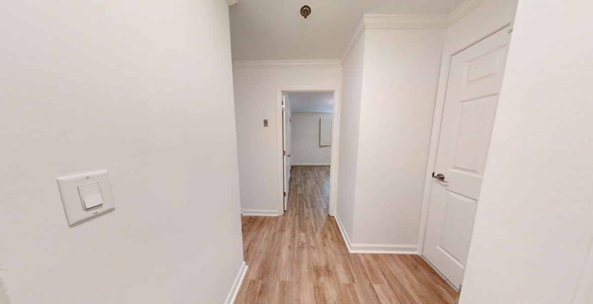 300 Johnson Ferry Rd. NE, Sandy Springs, Georgia 30328, ,Condo,For Sale,Mount Vernon Towers,Johnson Ferry Rd. NE,9,1184