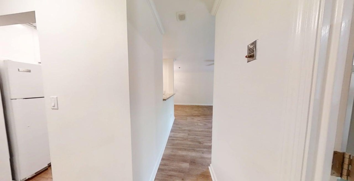 300 Johnson Ferry Rd. NE, Sandy Springs, Georgia 30328, ,Condo,For Sale,Mount Vernon Towers,Johnson Ferry Rd. NE,9,1184