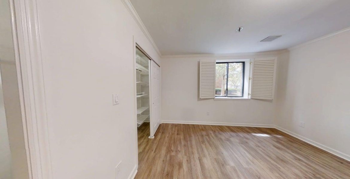 300 Johnson Ferry Rd. NE, Sandy Springs, Georgia 30328, ,Condo,For Sale,Mount Vernon Towers,Johnson Ferry Rd. NE,9,1184