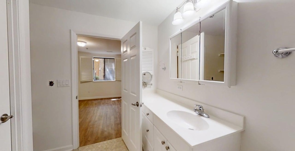 300 Johnson Ferry Rd. NE, Sandy Springs, Georgia 30328, ,Condo,For Sale,Mount Vernon Towers,Johnson Ferry Rd. NE,9,1184