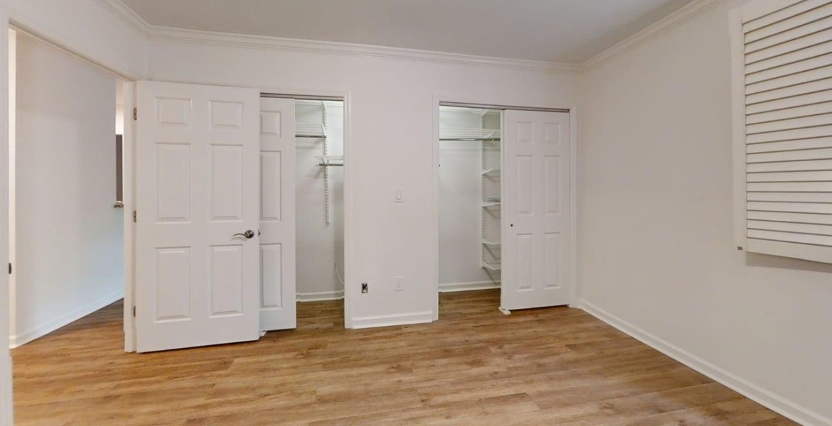 300 Johnson Ferry Rd. NE, Sandy Springs, Georgia 30328, ,Condo,For Sale,Mount Vernon Towers,Johnson Ferry Rd. NE,9,1184