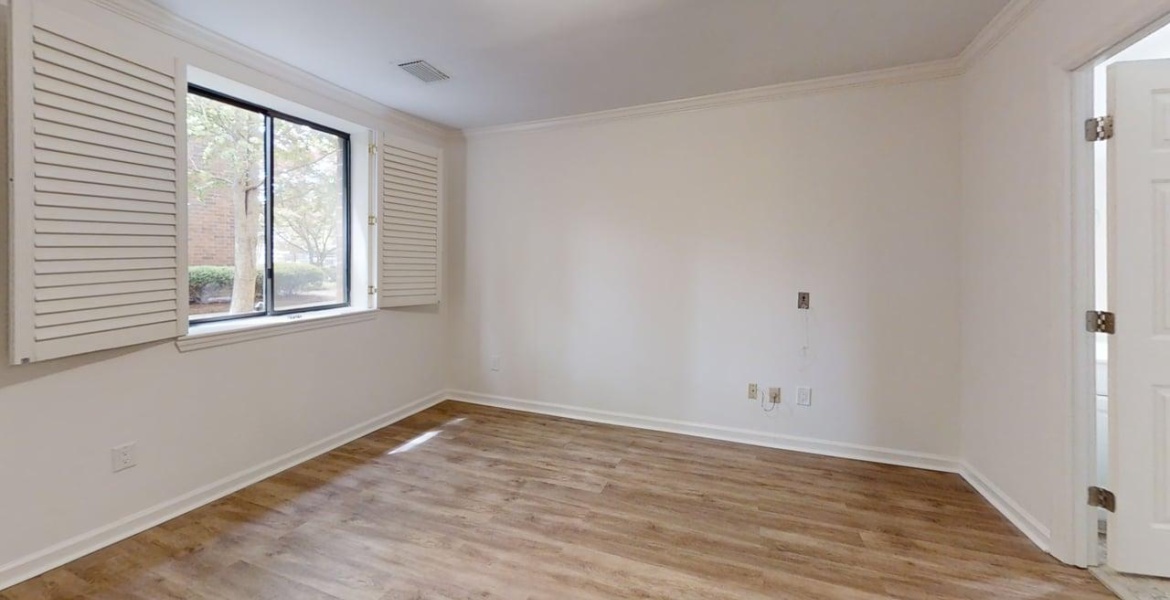 300 Johnson Ferry Rd. NE, Sandy Springs, Georgia 30328, ,Condo,For Sale,Mount Vernon Towers,Johnson Ferry Rd. NE,9,1184