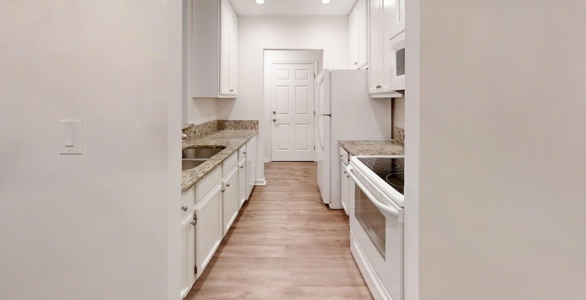 300 Johnson Ferry Rd. NE, Sandy Springs, Georgia 30328, ,Condo,For Sale,Mount Vernon Towers,Johnson Ferry Rd. NE,9,1184