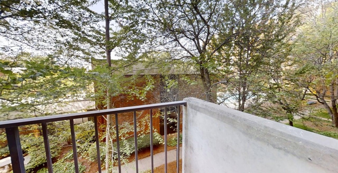 300 Johnson Ferry Rd NE, Sandy Springs, Georgia 30328, ,Condo,For Sale,Johnson Ferry Rd NE,1186