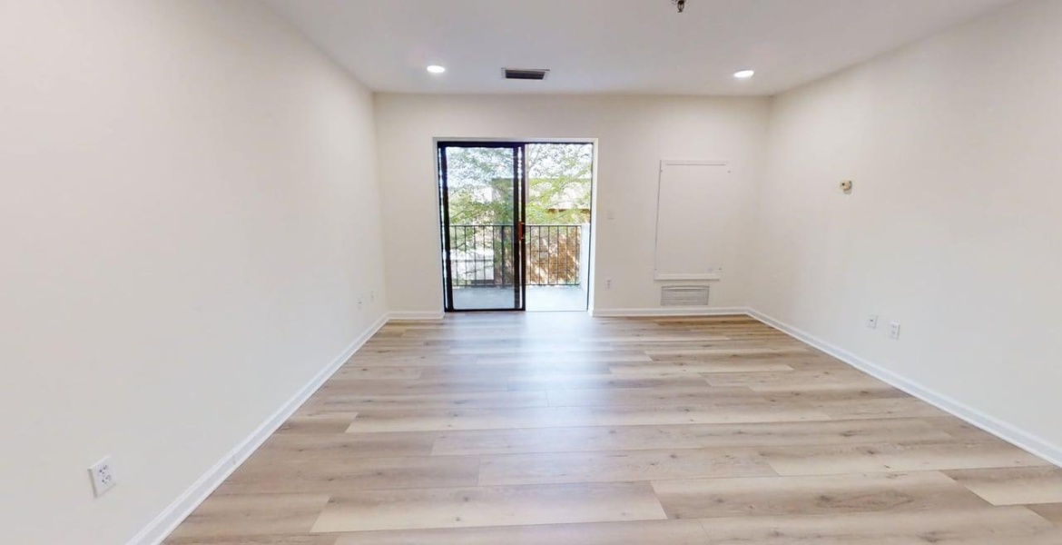 300 Johnson Ferry Rd NE, Sandy Springs, Georgia 30328, ,Condo,For Sale,Johnson Ferry Rd NE,1186