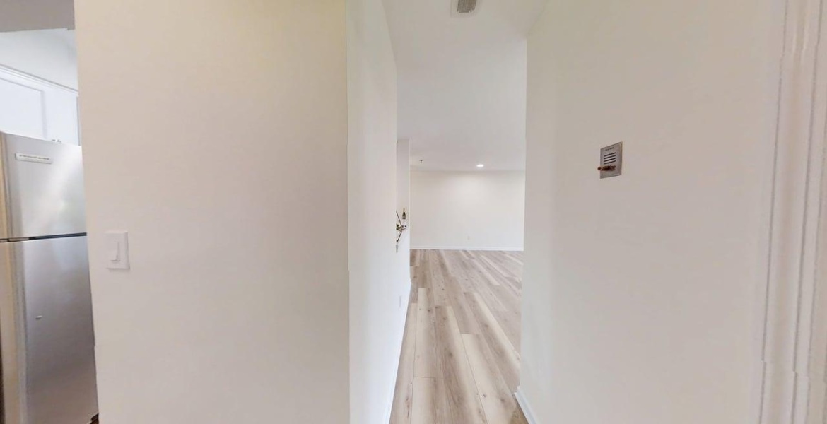 300 Johnson Ferry Rd NE, Sandy Springs, Georgia 30328, ,Condo,For Sale,Johnson Ferry Rd NE,1186