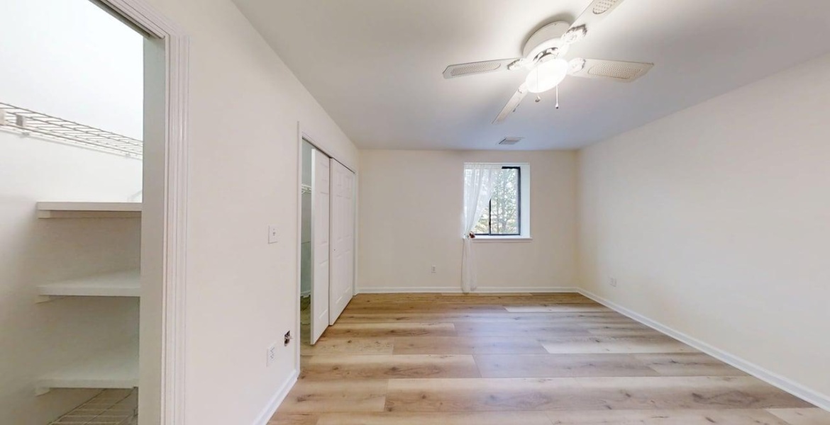 300 Johnson Ferry Rd NE, Sandy Springs, Georgia 30328, ,Condo,For Sale,Johnson Ferry Rd NE,1186