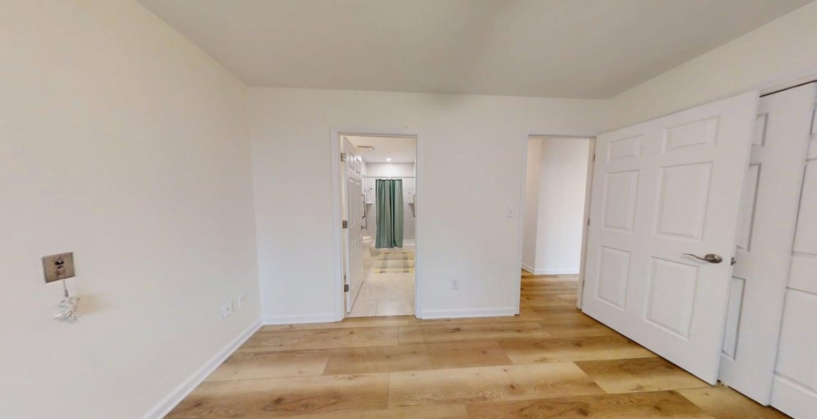 300 Johnson Ferry Rd NE, Sandy Springs, Georgia 30328, ,Condo,For Sale,Johnson Ferry Rd NE,1186