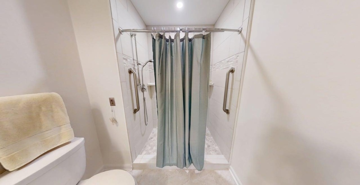 300 Johnson Ferry Rd NE, Sandy Springs, Georgia 30328, ,Condo,For Sale,Johnson Ferry Rd NE,1186